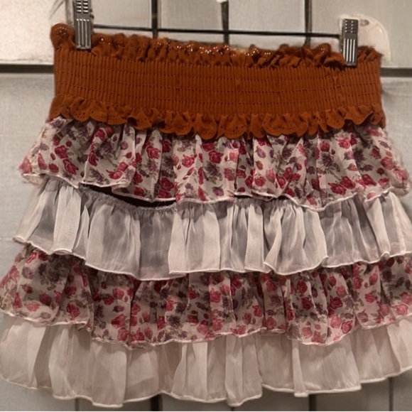 NWT Women’s Floral Lace Tiered Mini Western Style Boho Skirt Size S - Picture 2 of 5